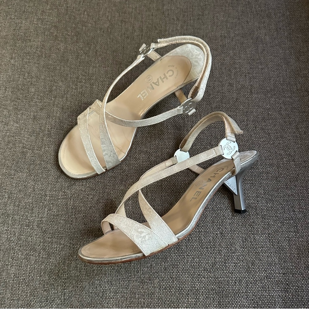Vintage silver Chanel strappy heels - Picture 2 of 10